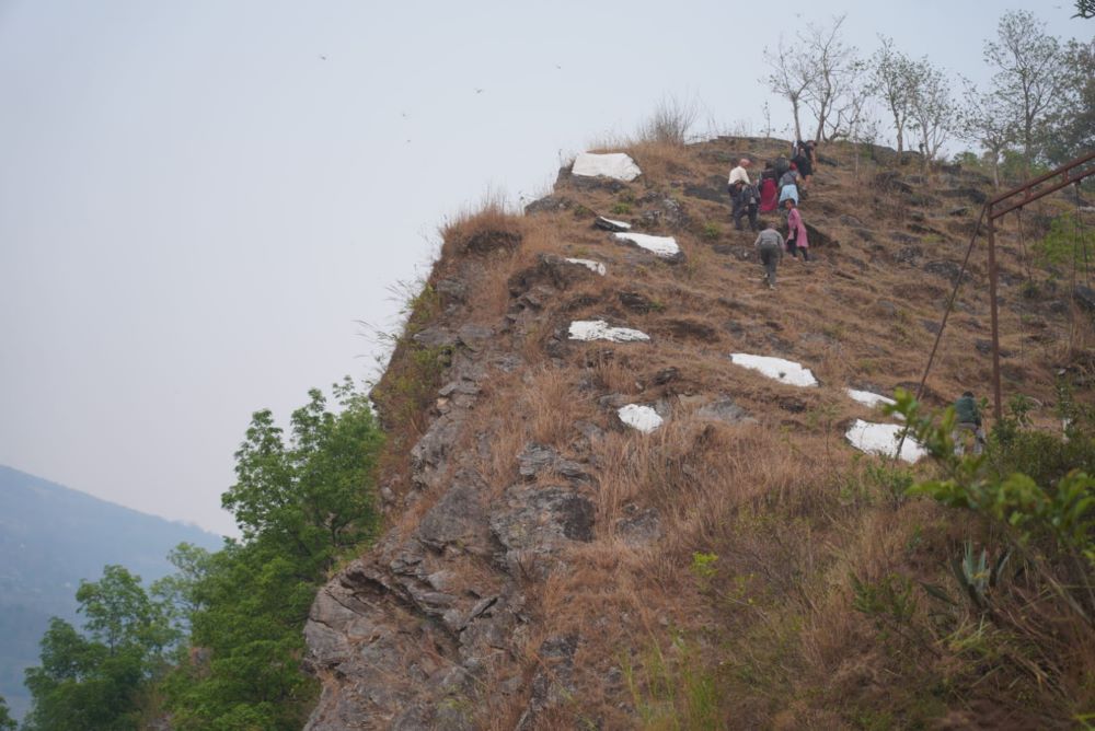 पर्यटनको अथाह सम्भावना बोकेको धादिङको ‘गङ्गाजमुना तीनसुरे पदमार्ग’       